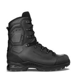 Why LOWA Military Boots Are The Perfect Winter Hiking Boots
